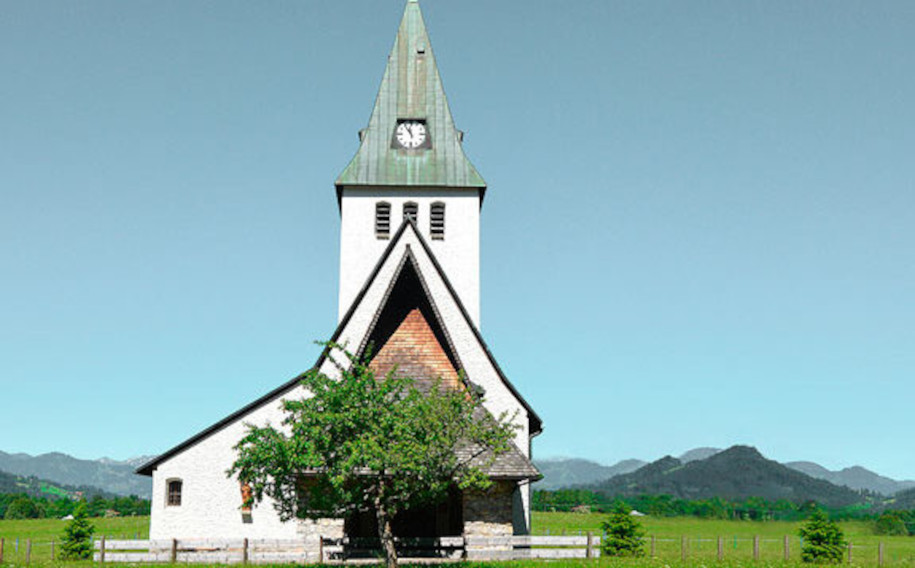 UNE ÉGLISE SANS TACHE, NI RIDE