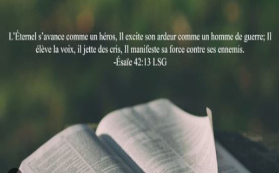 L’ÉTERNEL S’AVANCE COMME UN HÉROS